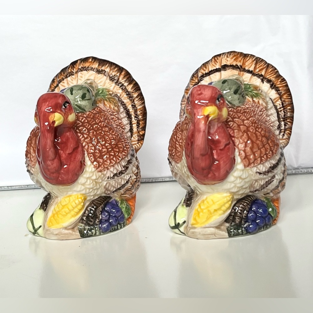 HomeTrends Turkey Salt & Pepper Shaker Set